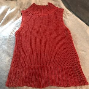 SLEEVELESS SWEATER.  VERY COMFORTABLE‼️